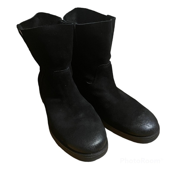 UGG Josefene Short Water Resistant Suede Boots Size US 7.5 In Black - Picture 2 of 8